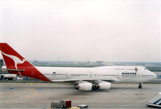 Boeing B747-438 VH-OJC -City of Melbourne-.jpg