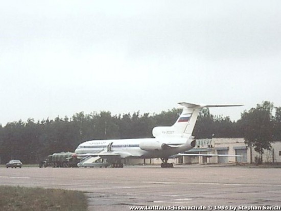 RA-85587_TU-154B2_RuAF_Sperenberg-1994_S-Sarich_Nr-2_W.jpg