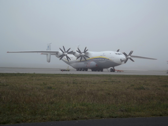 Antonov An-22A Antei UR-09307.JPG