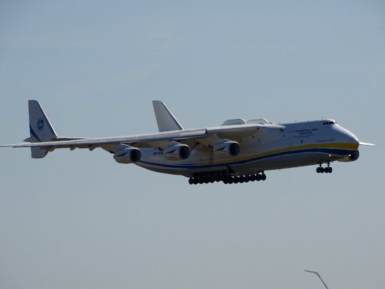 Antonov An-225 Mriya UR-82060 (2).JPG