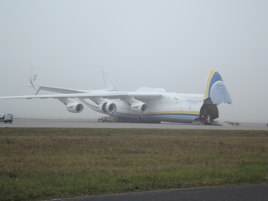 Antonov An-225 Mriya UR-82060.JPG