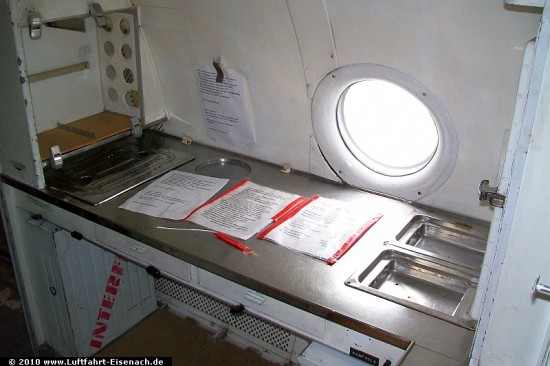 DDR-SCZ_TU-134_IF_Merseburg-03082010_H-Tikwe_27_W.jpg (87.62 KiB) 11503 mal betrachtet DDR-SCZ_TU-134_IF_Merseburg-03082010_H-Tikwe_27_W.jpg