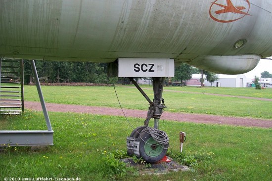 DDR-SCZ_TU-134_IF_Merseburg-03082010_H-Tikwe_15_W.jpg (126.05 KiB) 11503 mal betrachtet DDR-SCZ_TU-134_IF_Merseburg-03082010_H-Tikwe_15_W.jpg