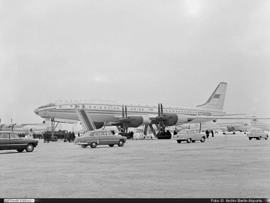 CCCP-L5611_Aeroflot_TU-114_SXF-1958_SW_Archiv-IF_Bild-7_Web.jpg
