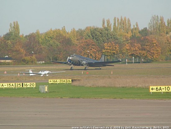 D-CXXX_DC-3_ASB_THF-Okober-2008_Web_G-Rauschenberg_Bild-1.jpg (350.03 KiB) 2851 mal betrachtet D-CXXX_DC-3_ASB_THF-Okober-2008_Web_G-Rauschenberg_Bild-1.jpg