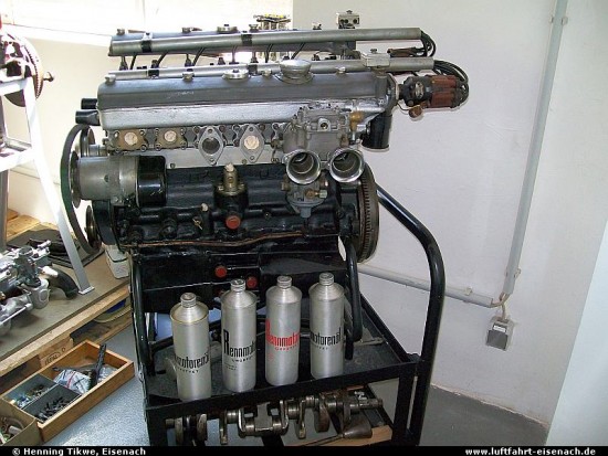 AWE-R3_Motor_Bild-4_EA-24052009_H-Tikwe_O_W.jpg (102.64 KiB) 4010 mal betrachtet AWE-R3_Motor_Bild-4_EA-24052009_H-Tikwe_O_W.jpg