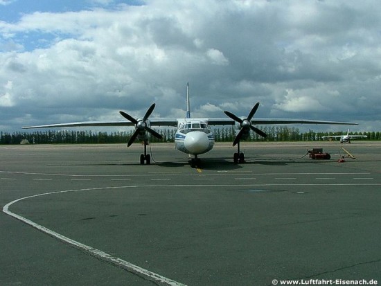 AN-24B_Aeroflot_Kunovice-2008_H-Tikwe_Bild-2_Web.jpg