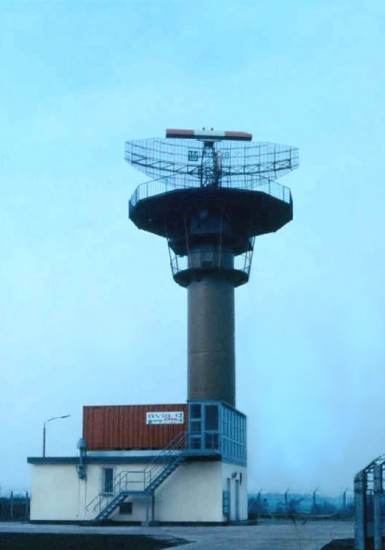 RADAR-AVIA-D-COREN_IF_SXF_Archiv-Berlin-Airports_Original.jpg