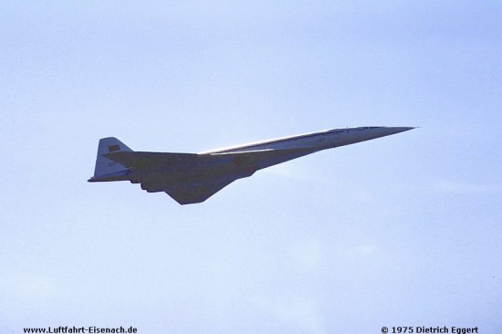 CCCP-77144_TU-144_IBG-1975_D-Eggert_01_W.jpg (31.14 KiB) 10968 mal betrachtet CCCP-77144_TU-144_IBG-1975_D-Eggert_01_W.jpg