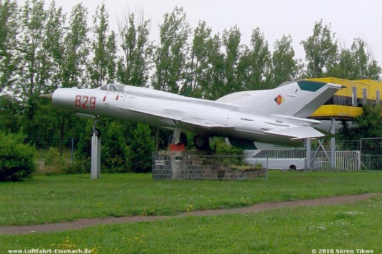 829_MiG-21_Merseburg-03082010_S-Tikwe_02_W.jpg