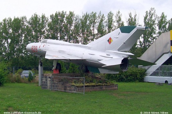 829_MiG-21_Merseburg-03082010_S-Tikwe_04_W.jpg