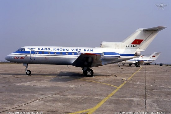 VN-A446_JAK-40_HKVA_Hanoi-1989_W-Bergemann_01_W.jpg