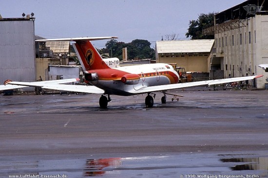 D2-TYB_JAK-40ec_TAAG_Luanda-1990_W-Bergemann_01_W.jpg