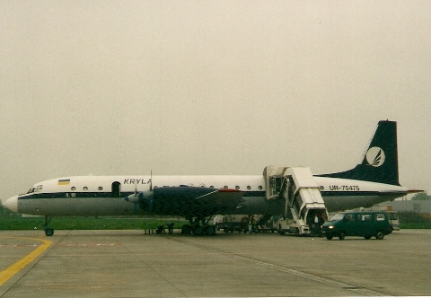 Ilyushin Il-18V UR-75475.jpg