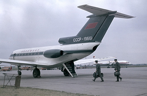 Jak40-CCCP-19661-SXF.1968-06-27.jpg