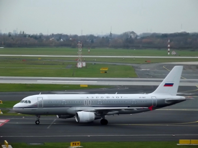 Airbus A320-214 VP-BNT -Dobrolet- (RetroJet).JPG