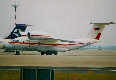 Antonov An-74 RA-74047.jpg