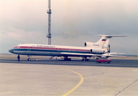 Tupolev Tu-154B2 RA-85488.jpg