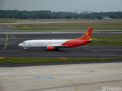 k-Boeing B737-430 OM-GTC (still in Firefly Colors).JPG