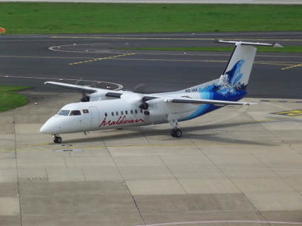 De Havilland Canada DHC-8-315Q Dash 8 8Q-IAK.JPG