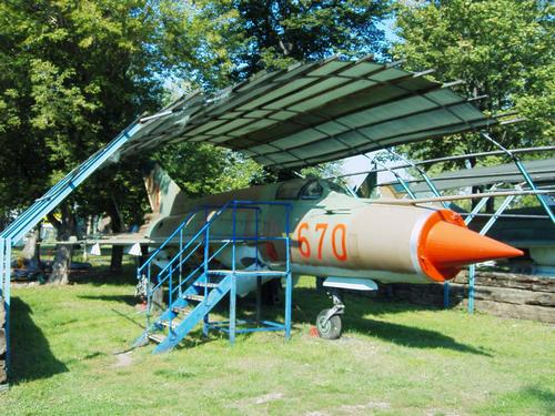 MIG21 670 05 01.JPG