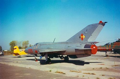 MiG21 725 99 01.jpg