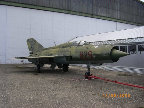 MiG21 829 08 01.JPG