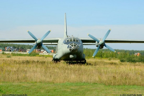 9340504_(10-Gruen)_AN-8_ RuAF_Monino-2011_A-Pohl_01_W.jpg