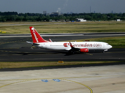 Boeing B737-86J TC-TJH.JPG