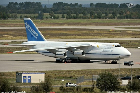 UR-82072_AN-124-100_ASTC_LEJ-06082015_S-Tikwe_02_O.jpg