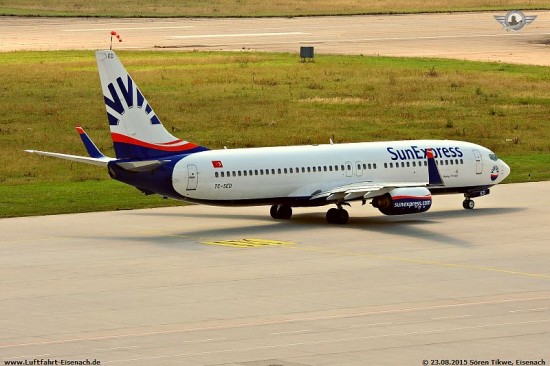 TC-SED_B737-800_SunExpress_LEJ-23102015_S-Tikwe_02_W.jpg