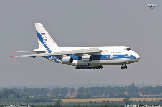 RA-82081_AN-124-100_VDA_LEJ-22072016_S-Tikwe_02_W.jpg