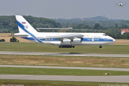 RA-82081_AN-124-100_VDA_LEJ-22072016_S-Tikwe_04_W.jpg