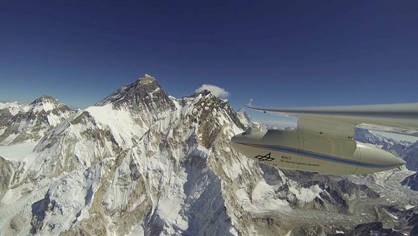 Everest_2_l.jpg