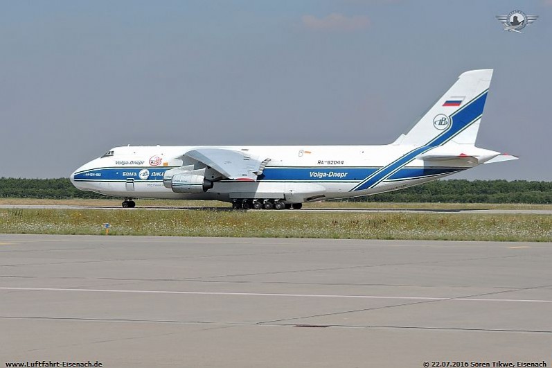 RA-82044_AN-124-100_VDA_LEJ-22072016_S-Tikwe_01b_W.jpg