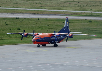 Antonov An-12B UR-CJN.JPG