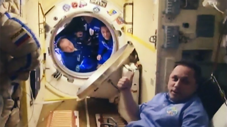 exp54_hatch_close.jpg