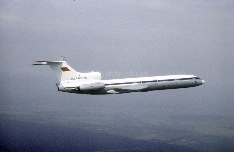 Tu154-CCCP-85035~001.jpg